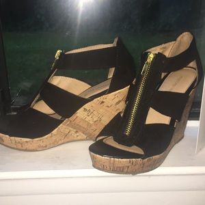 CUTE STRAP WEDGES